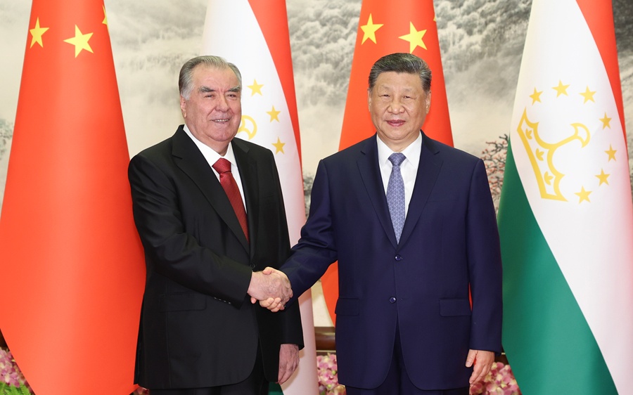 习近平同塔吉克斯坦总统拉赫蒙会谈